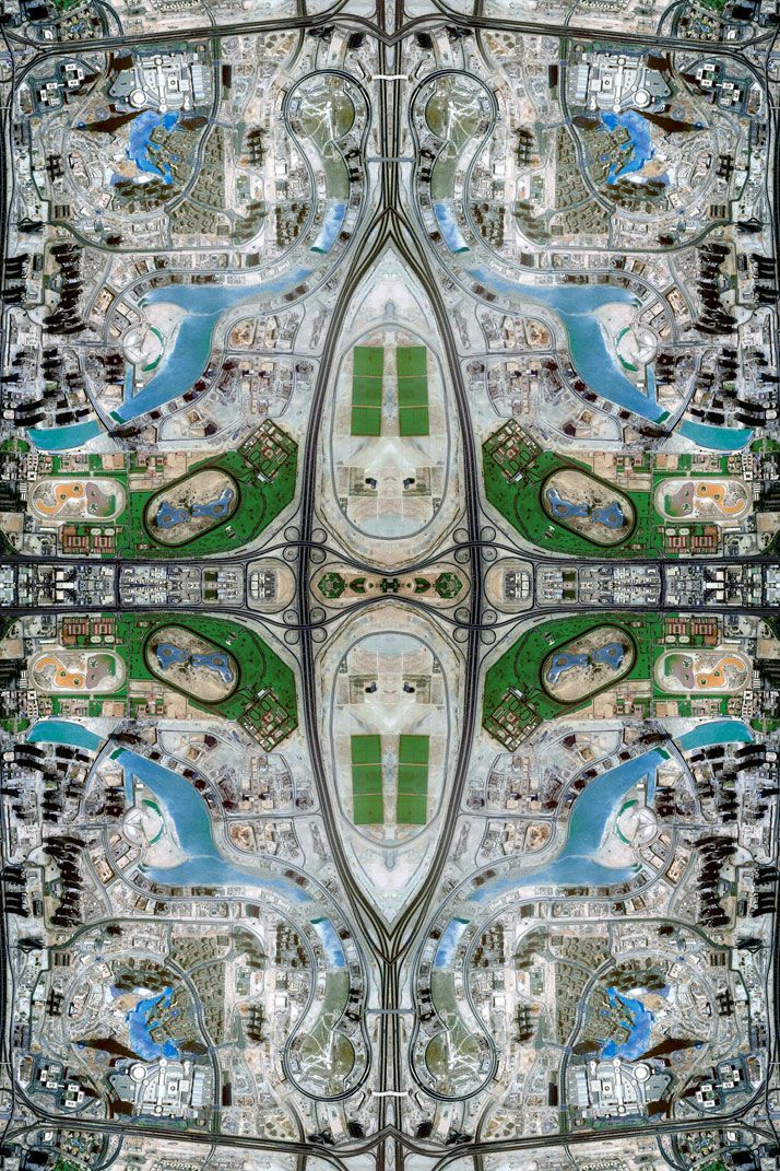 BURJ DUBAI, DUBAI, UNITED ARAB EMIRATES, 2009-10  Copyright David Thomas Smith