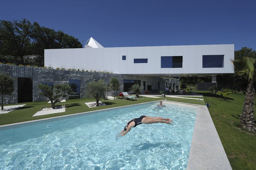 04_Nest and Cave House by Idis Turato image © Sandro Lendler
