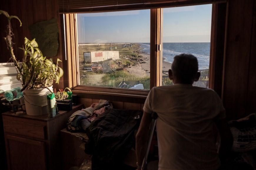 013_Waiting_to_move_Shishmaref_Alaska_Ciril_Jazbec_Documentary_Photography_Leica_Oskar_Barnack_winner_newcomer_2013