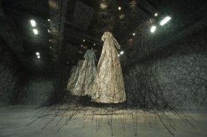 chiharu-shiota-synchronizing-strings-and-rhizomes_00