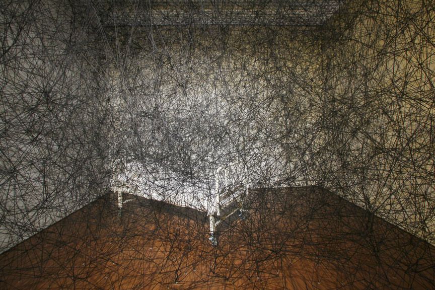 chiharu-shiota_during-sleep_sread_-bed_installation-dimensions-variable_2011.web