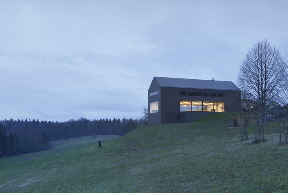 53192a5ac07a80688c000161_the-black-barn-arhitektura-d-o-o-_5-1000x669