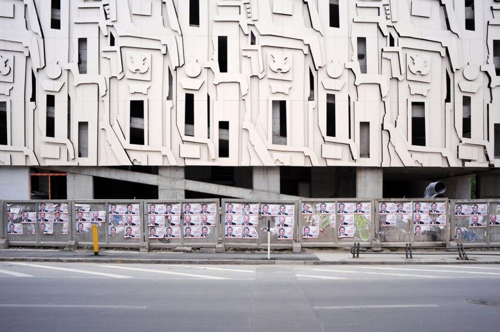 522fea2be8e44e92b6000124_baroque-parking-garage-milan-mijalkovic-ppag-architects_baroque_parking_garage_002-1000x665