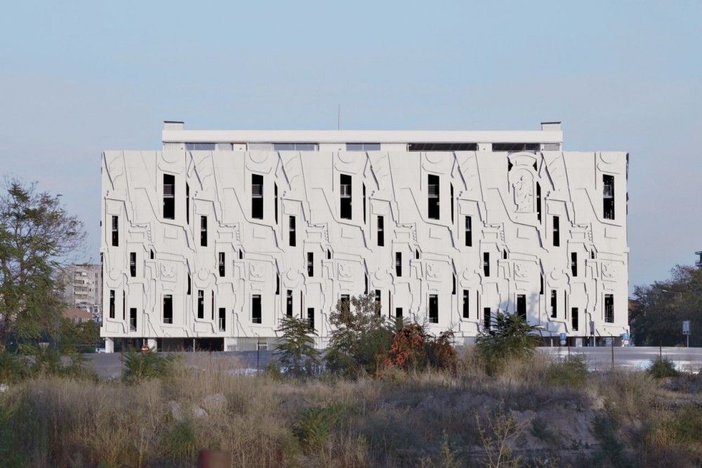 522fea55e8e44e260100012d_baroque-parking-garage-milan-mijalkovic-ppag-architects_baroque_parking_garage_006-1000x667