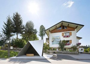 Bus-Stops-in-Krumbach-Austria_dezeen_784_9