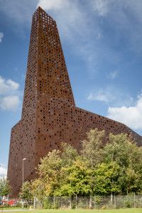 Incineration-Line-in-Roskilde-Denmark_by_Erick_van_Egeraat_dezeen_468_11