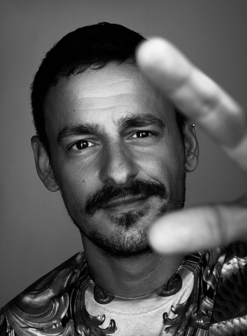 saric_portret_bw_low
