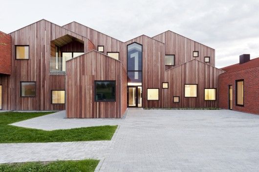 54d4d105e58ece20b60000b8_40-projects-shortlisted-for-the-2015-eu-prize-for-contemporary-architecture-mies-van-der-rohe-award_childrens_home_of_the_futu-530x352