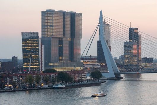 54d4ddc5e58ece1470000001_40-projects-shortlisted-for-the-2015-eu-prize-for-contemporary-architecture-mies-van-der-rohe-award_de_rotterdam-_image_-_ossi-530x353