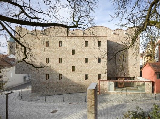 54d4e4e6e58ece1470000004_40-projects-shortlisted-for-the-2015-eu-prize-for-contemporary-architecture-mies-van-der-rohe-award_ravensburg_art_museum-_ima-530x396