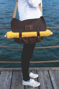 2. Leano attached to bag