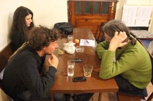 Maja Karačić i Ivan Svagua intervjuiraju Mira Župu (priprema za emisiju, foto Petar Grimani)