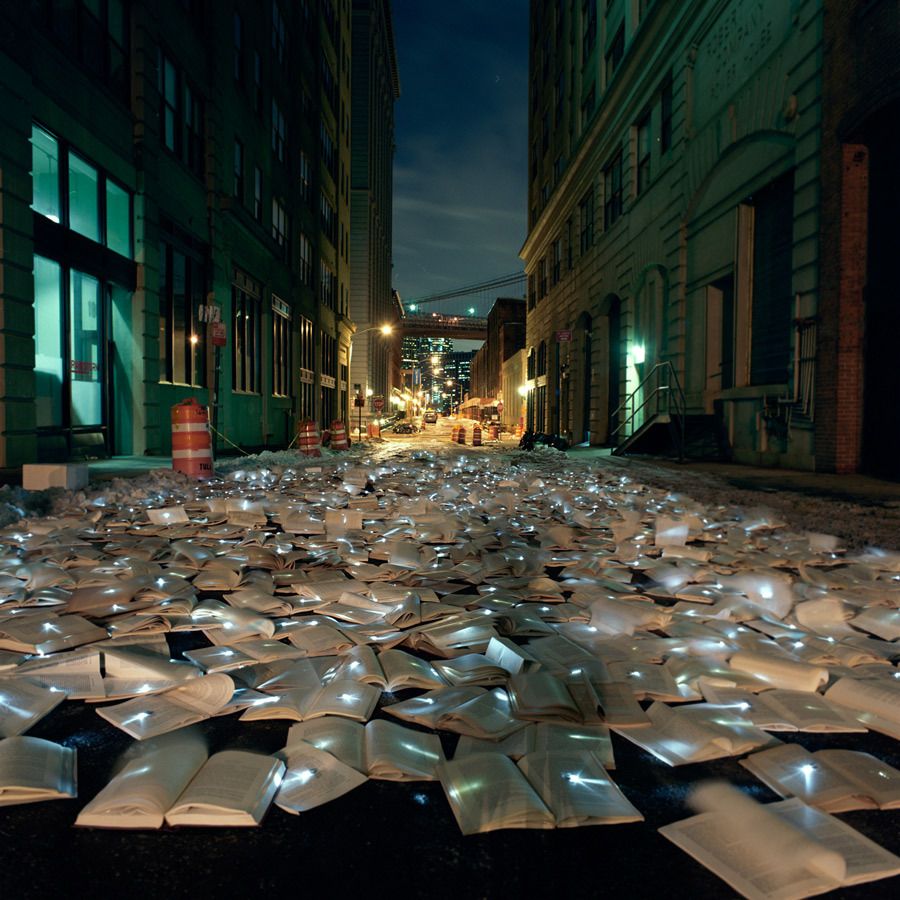 luzinterruptus_nyc_1_u_1000