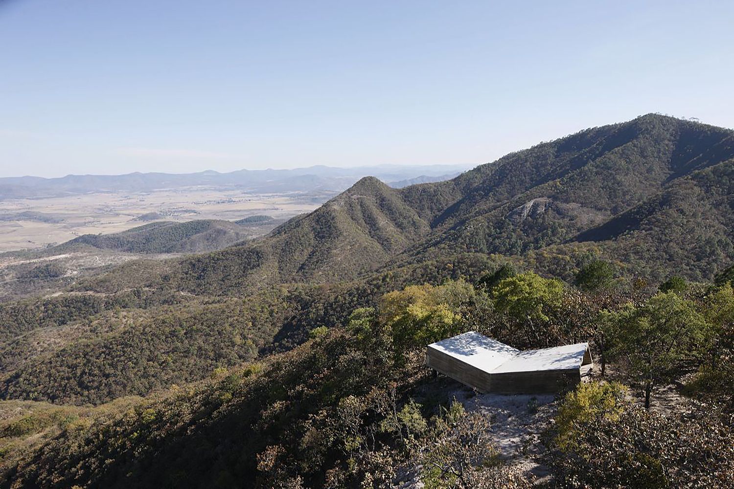 Las Cruces Pilgrim Lookout Point. Jalisco, Mexico 2010. Image © Iwan Baan
