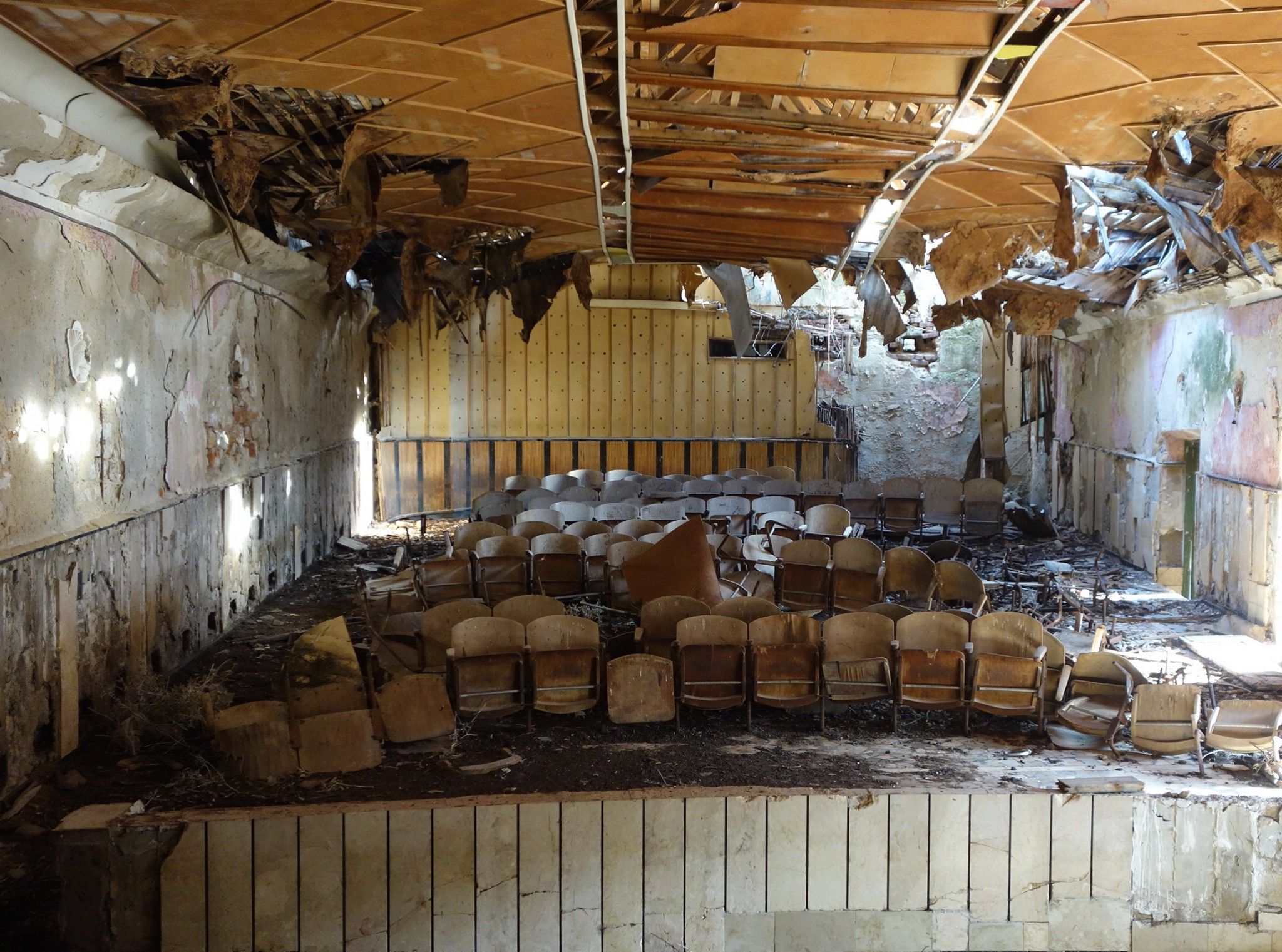 Kino Otok _ Islands of Forgoten Cinemas