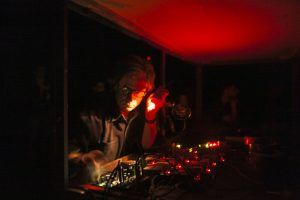 bruce-mcclure-zveckanje-kostima-_02_foto-tjasa-kalkan