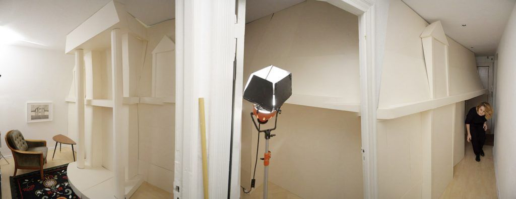 3_inside-of-the-para-site-site-specific-instalacija-u-prostoru-berlin-2015_foto_dario_fuzinato
