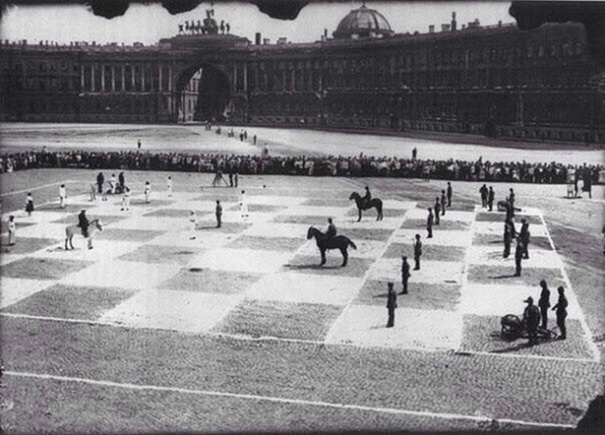 2_human-chess-in-1924-at-st-petersburg-russia