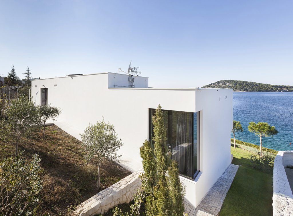 ecoing_housebr_11-2880