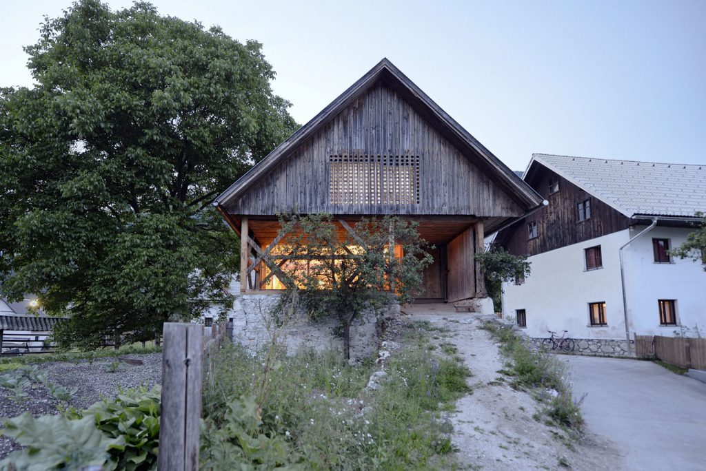alpine-barn-apartment_ofis_2015_foto-tomaz-gregoric_6