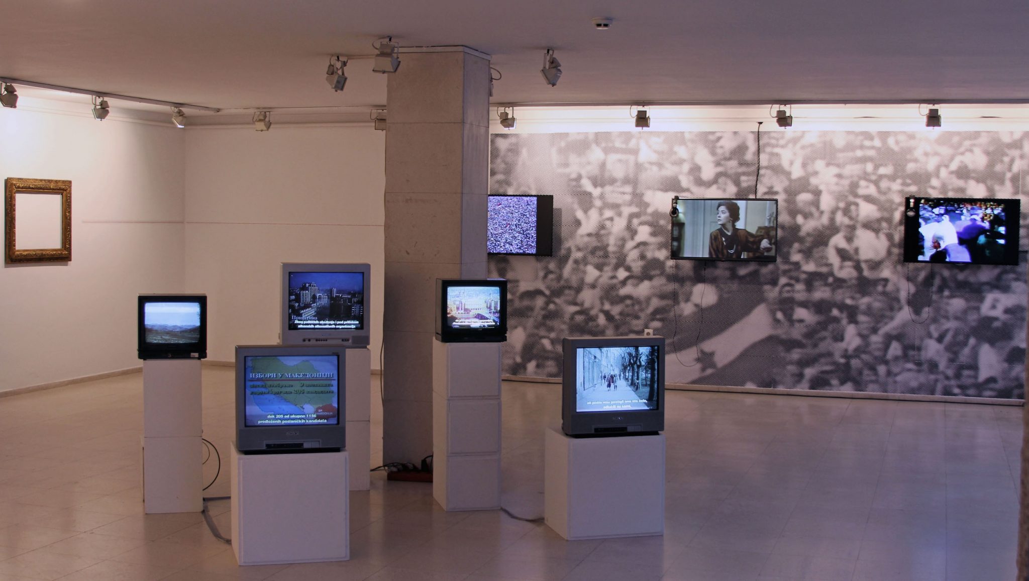 2015-neimenovani-fragmenti_galerija-dksg_foto-doplgenger